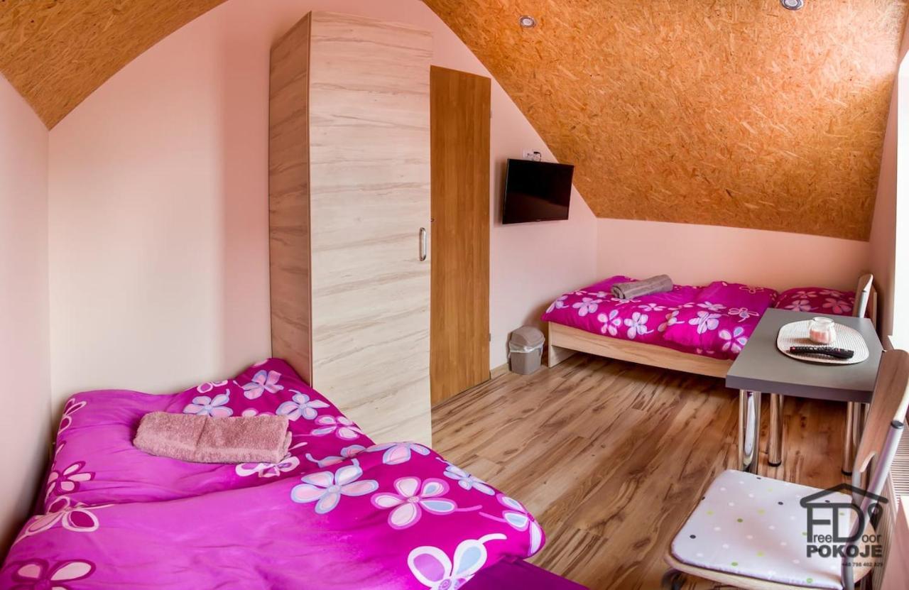 Pokoje Freedoor Ługniany Zewnętrze zdjęcie